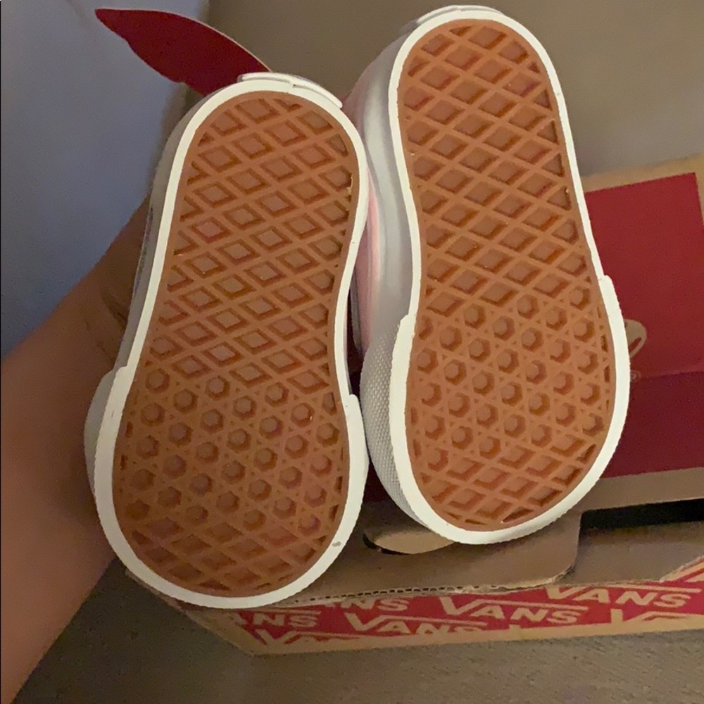 Infant vans - Picture 5 of 5